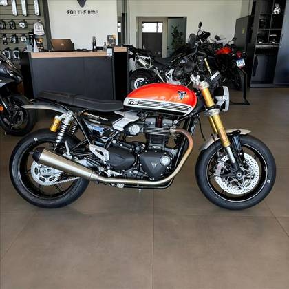 TRIUMPH SPEED TWIN RS 